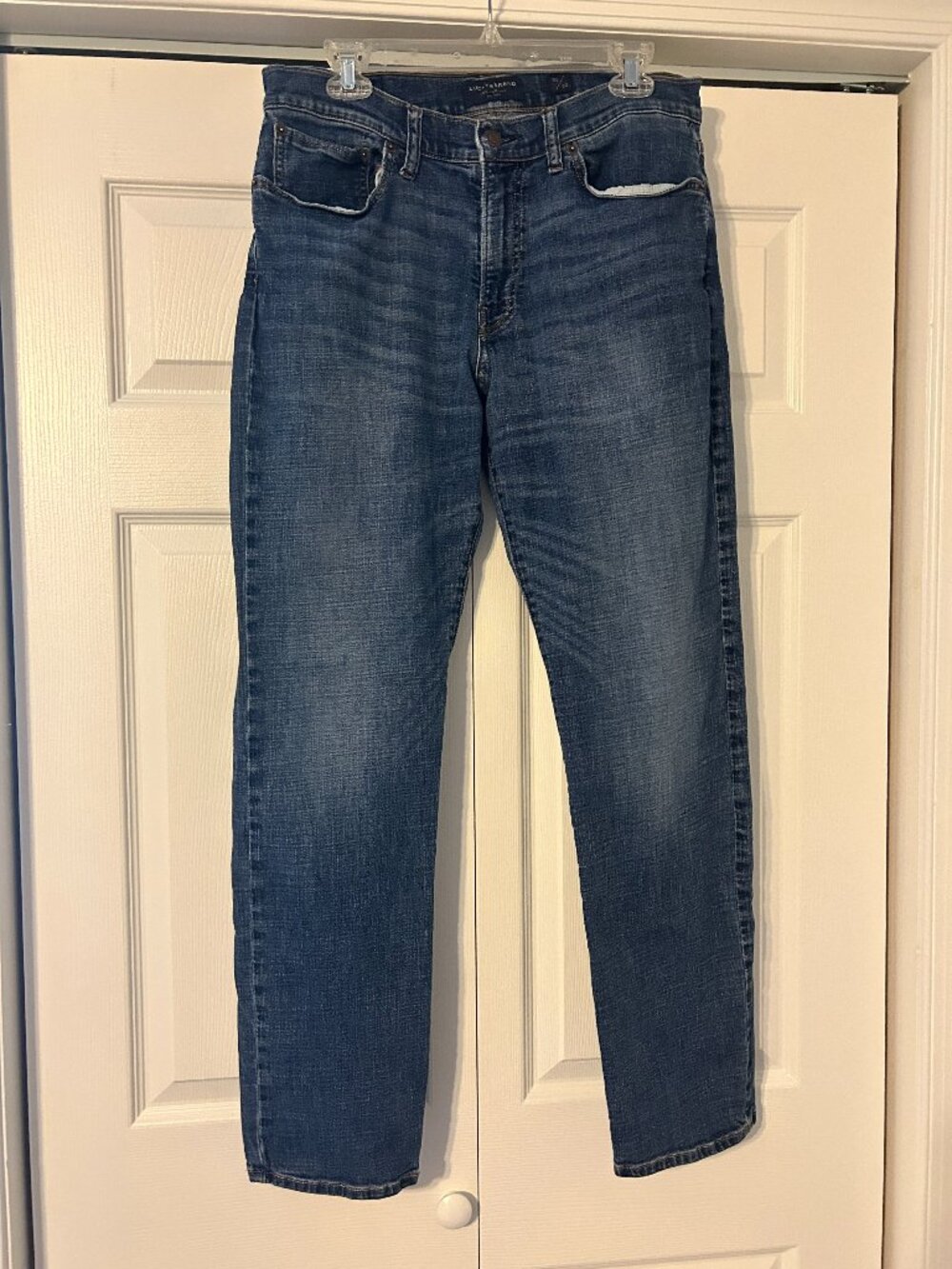 LUCKY BRAND Sz 33 x 32 Blue Denim Slim Straight Leg Jeans